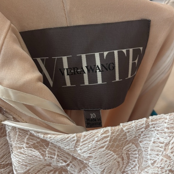 White by Vera Wang Elegant Lace Gown - Picture 8 of 8